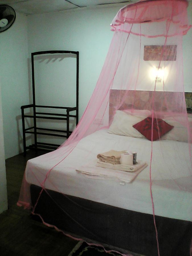 Lotus Inn Tourist Resort Дамбула Екстериор снимка