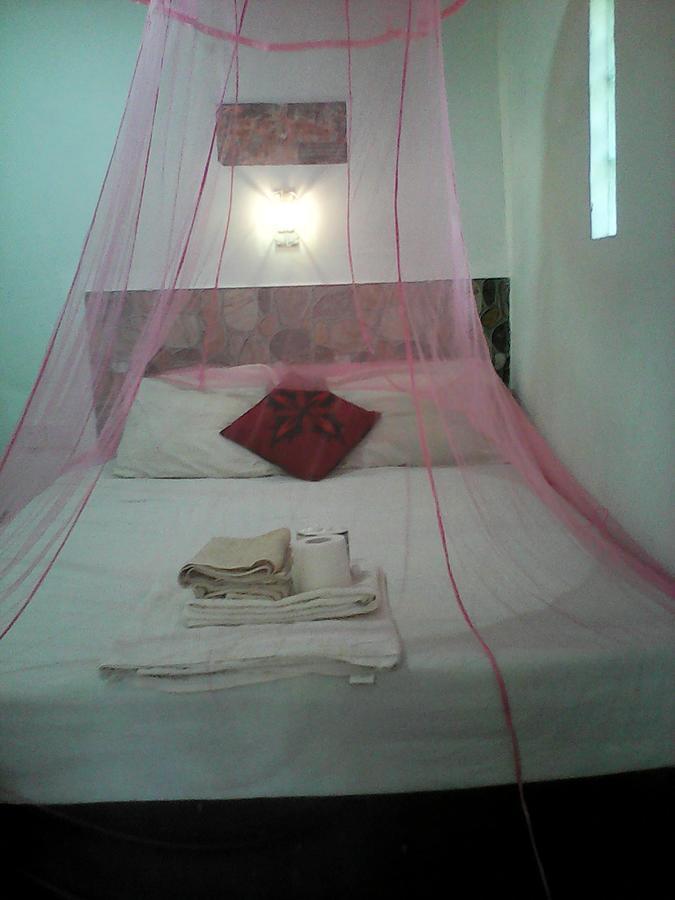 Lotus Inn Tourist Resort Дамбула Екстериор снимка