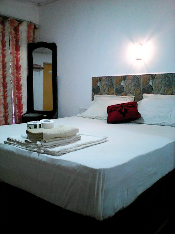Lotus Inn Tourist Resort Дамбула Екстериор снимка