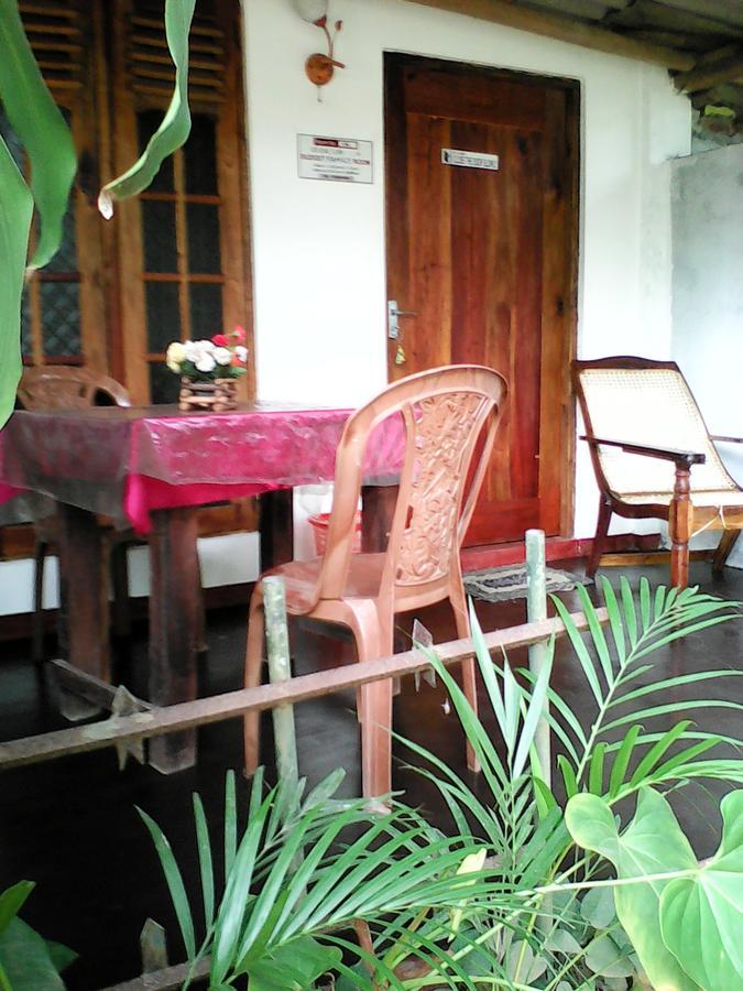 Lotus Inn Tourist Resort Дамбула Екстериор снимка