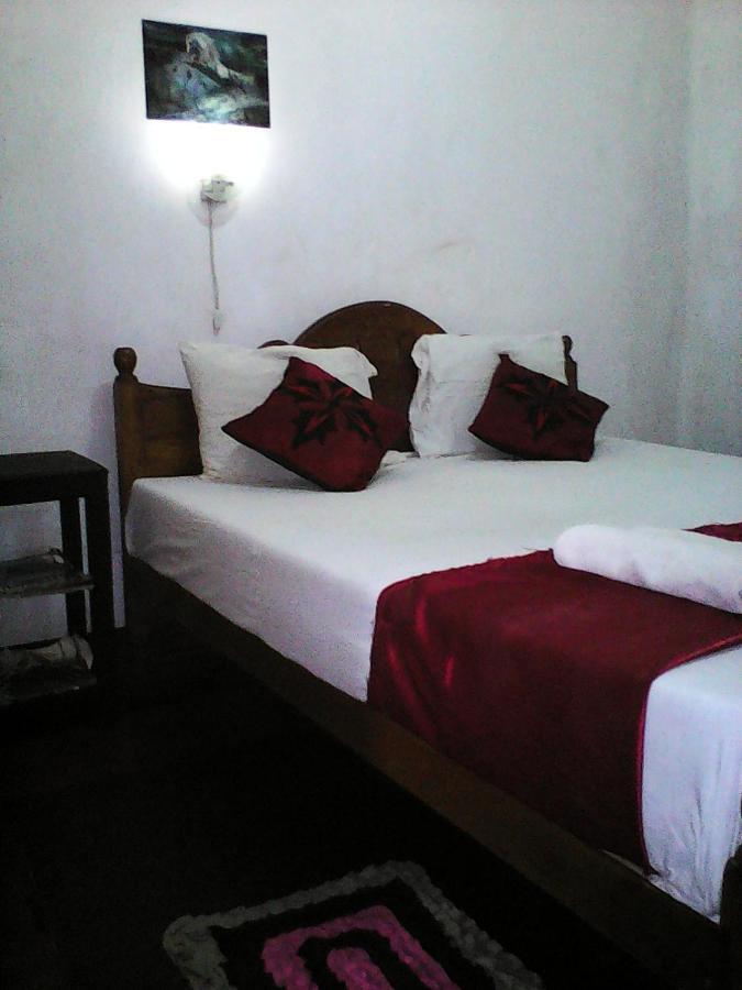 Lotus Inn Tourist Resort Дамбула Екстериор снимка