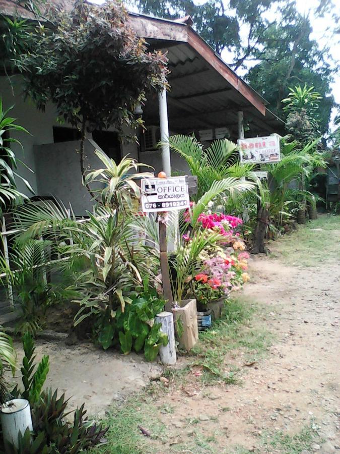 Lotus Inn Tourist Resort Дамбула Екстериор снимка