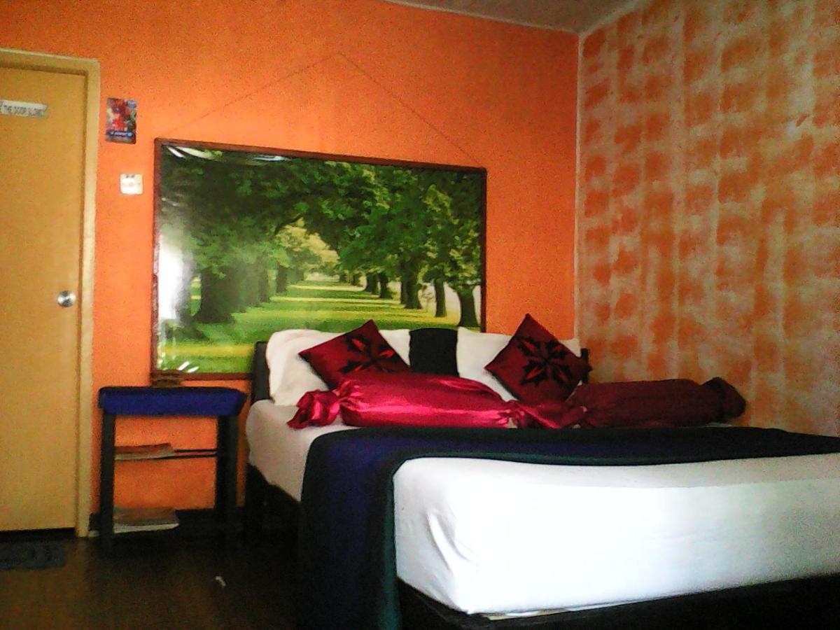 Lotus Inn Tourist Resort Дамбула Екстериор снимка
