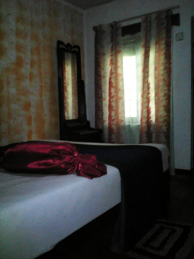 Lotus Inn Tourist Resort Дамбула Екстериор снимка