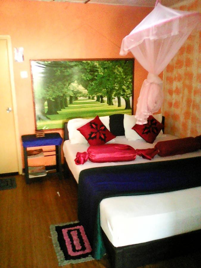 Lotus Inn Tourist Resort Дамбула Екстериор снимка