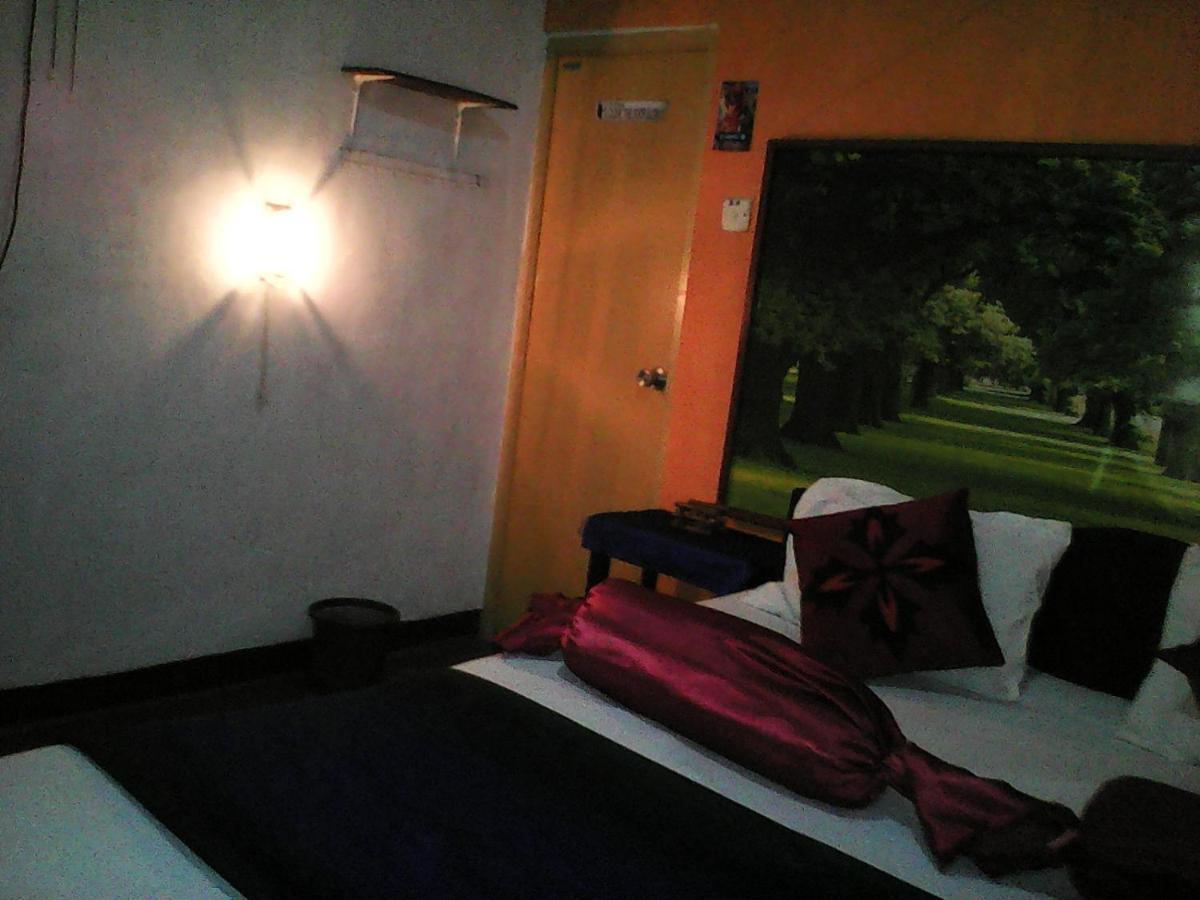 Lotus Inn Tourist Resort Дамбула Екстериор снимка